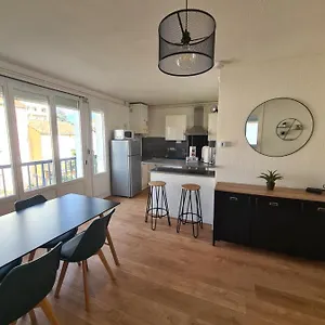  Apartment T2 Renove Avec Parking Gratuit Sur Place